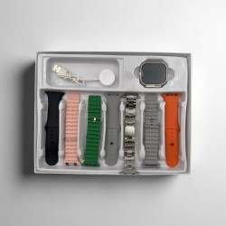 D70 Ultra 3 – Смарт часовник с 7 каишки и безжично зареждане