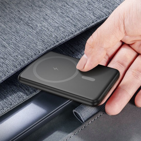 HOCO J140A - Бял Тънка Slim Магнитна MagSafe външна батерия 5,000mAh PD Type-C 15W